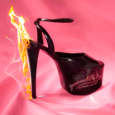 pasarella 👠 - Emilia & Six Sex